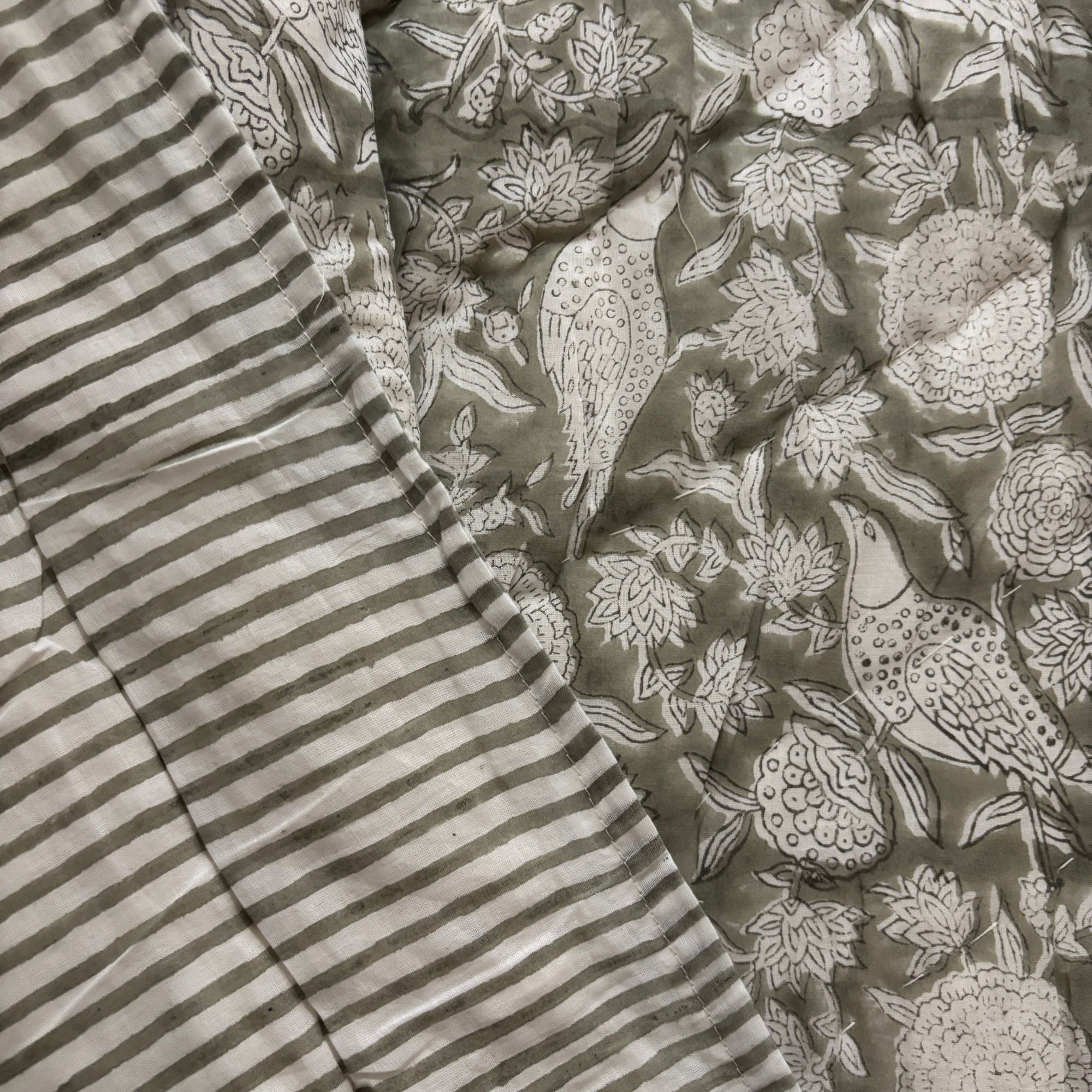 Apala Quilt Set