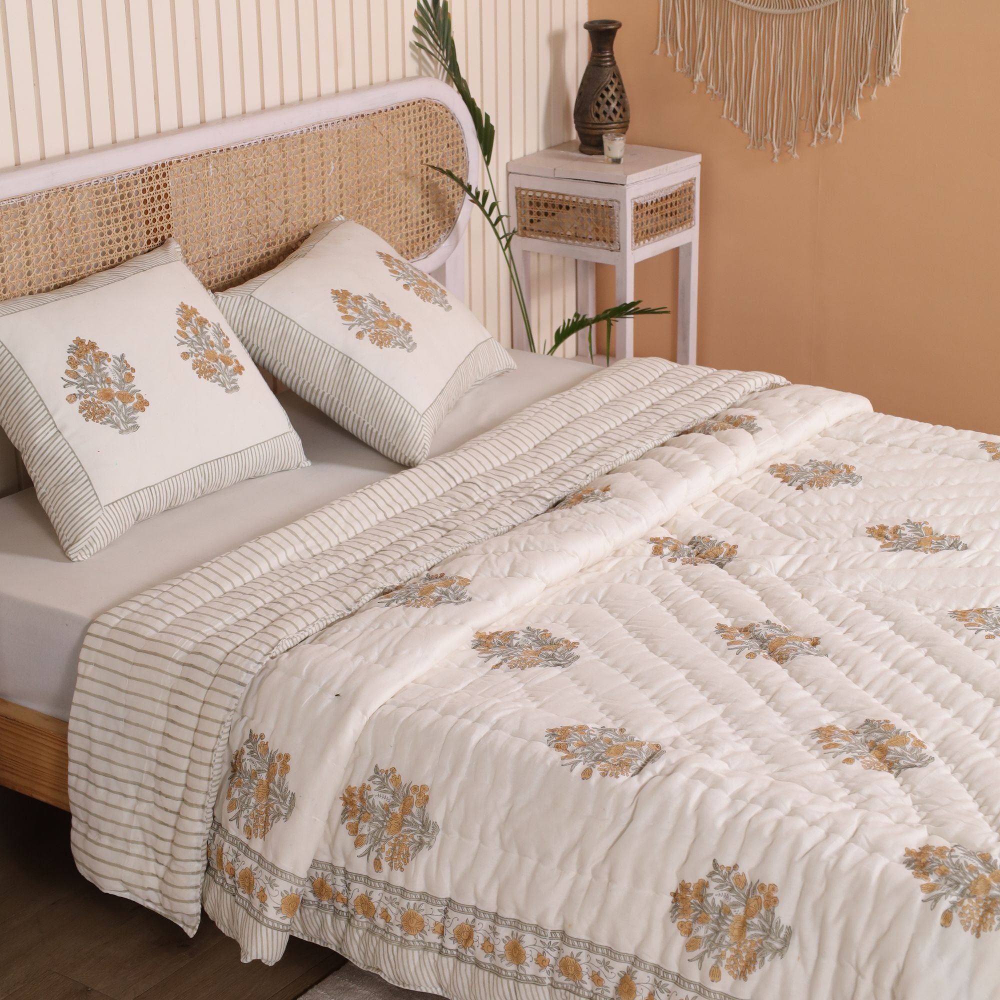 Gargi Quilt Set