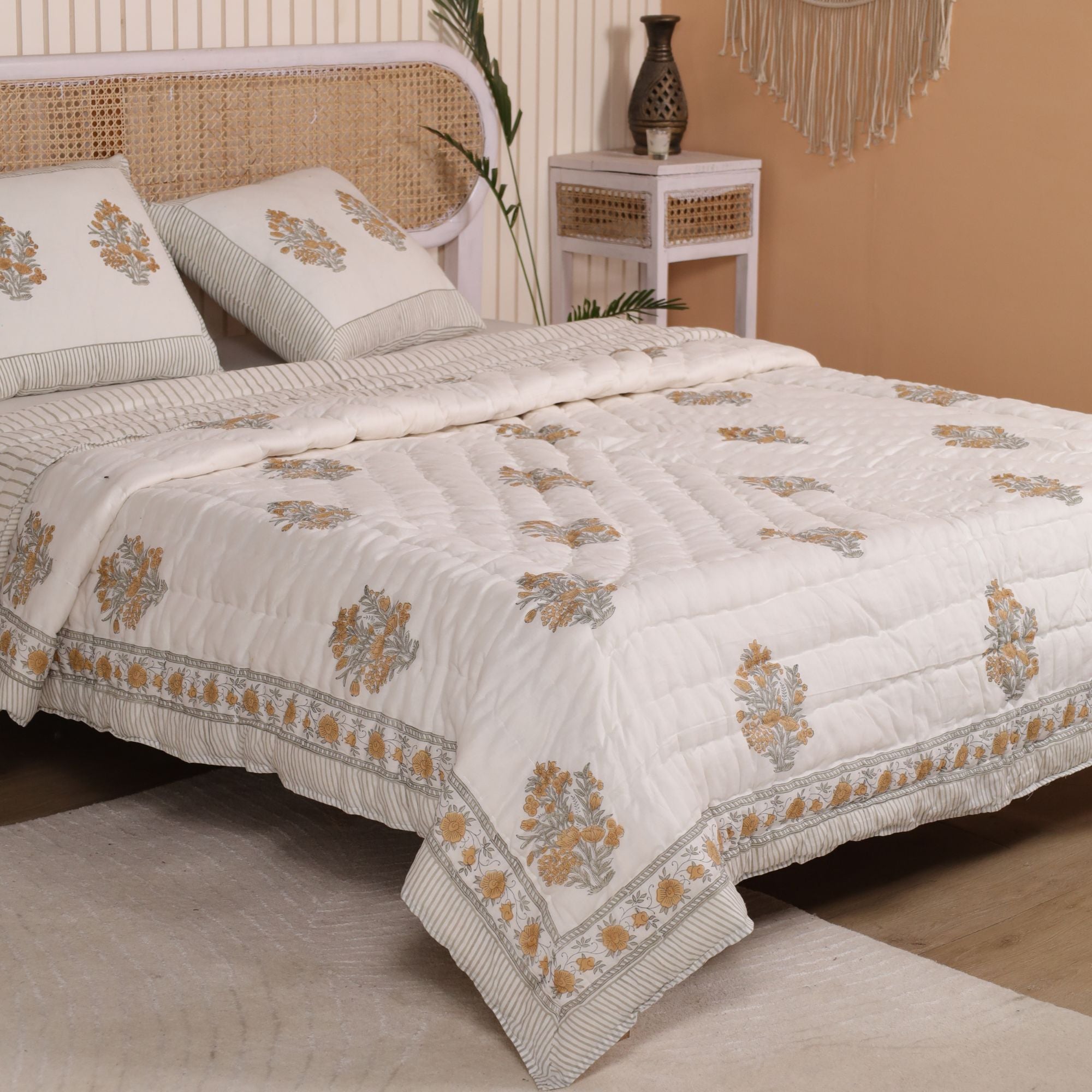 Gargi Quilt Set