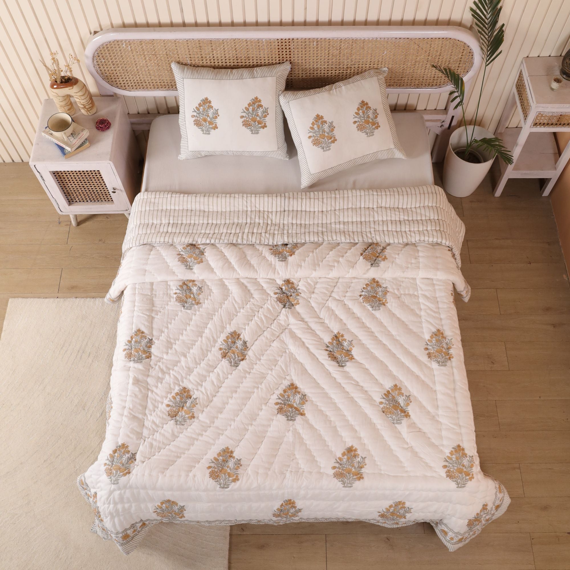 Gargi Quilt Set