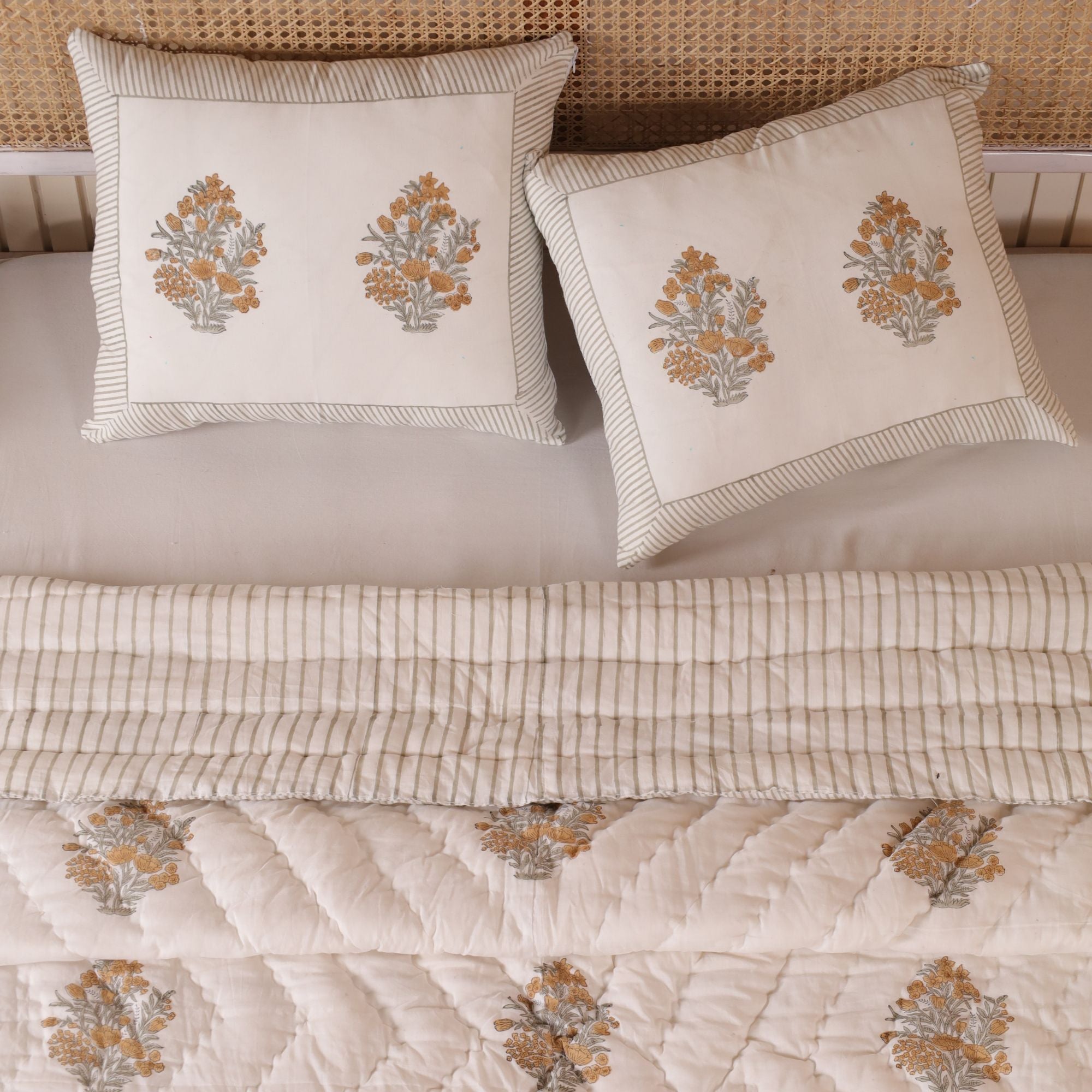 Gargi Quilt Set