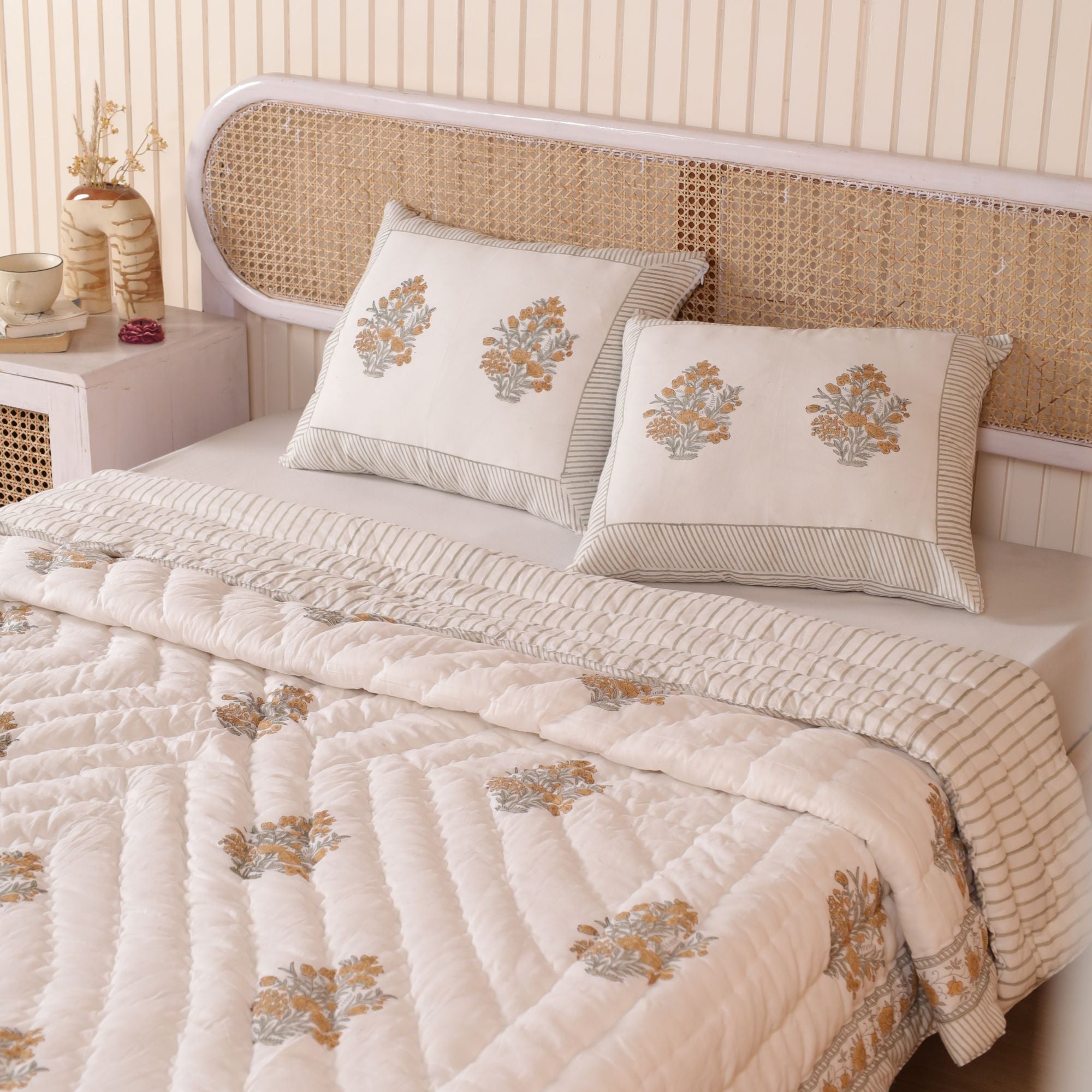 Gargi Quilt Set
