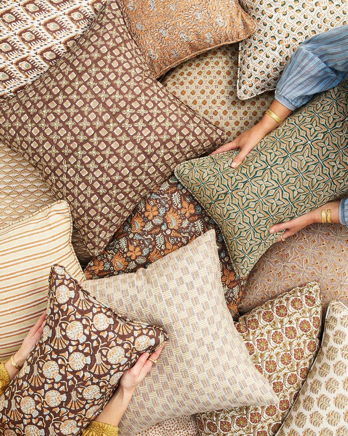 Weavers in action