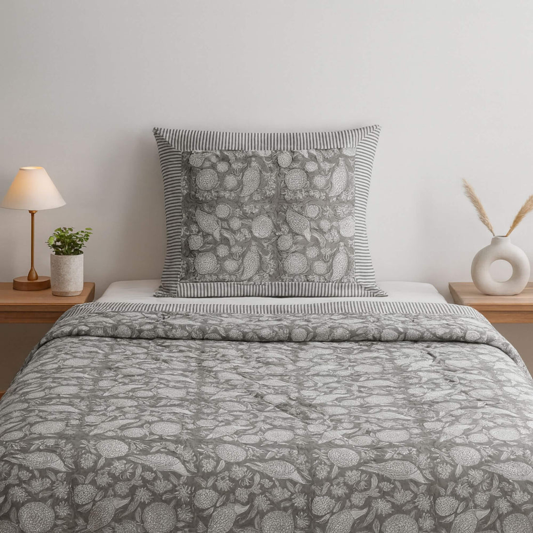Apala Quilt Set
