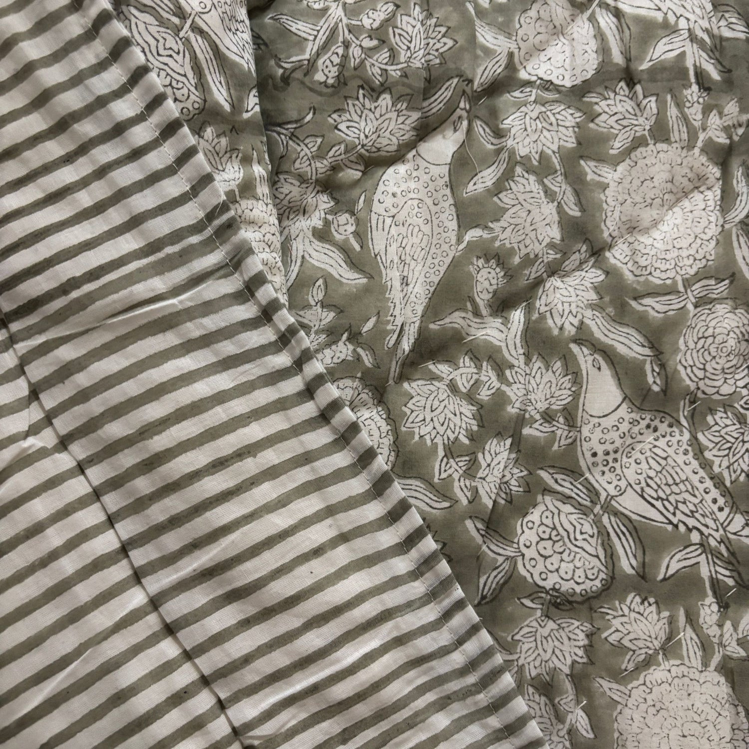 Apala Quilt Set