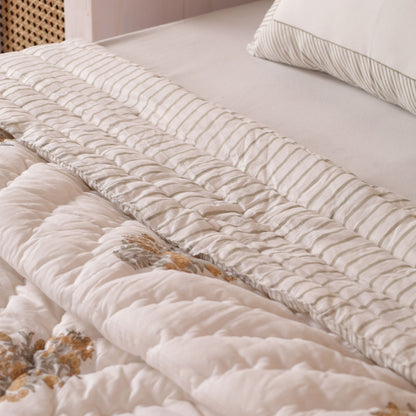 Gargi Quilt Set