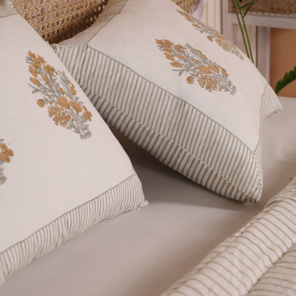 Gargi Quilt Set