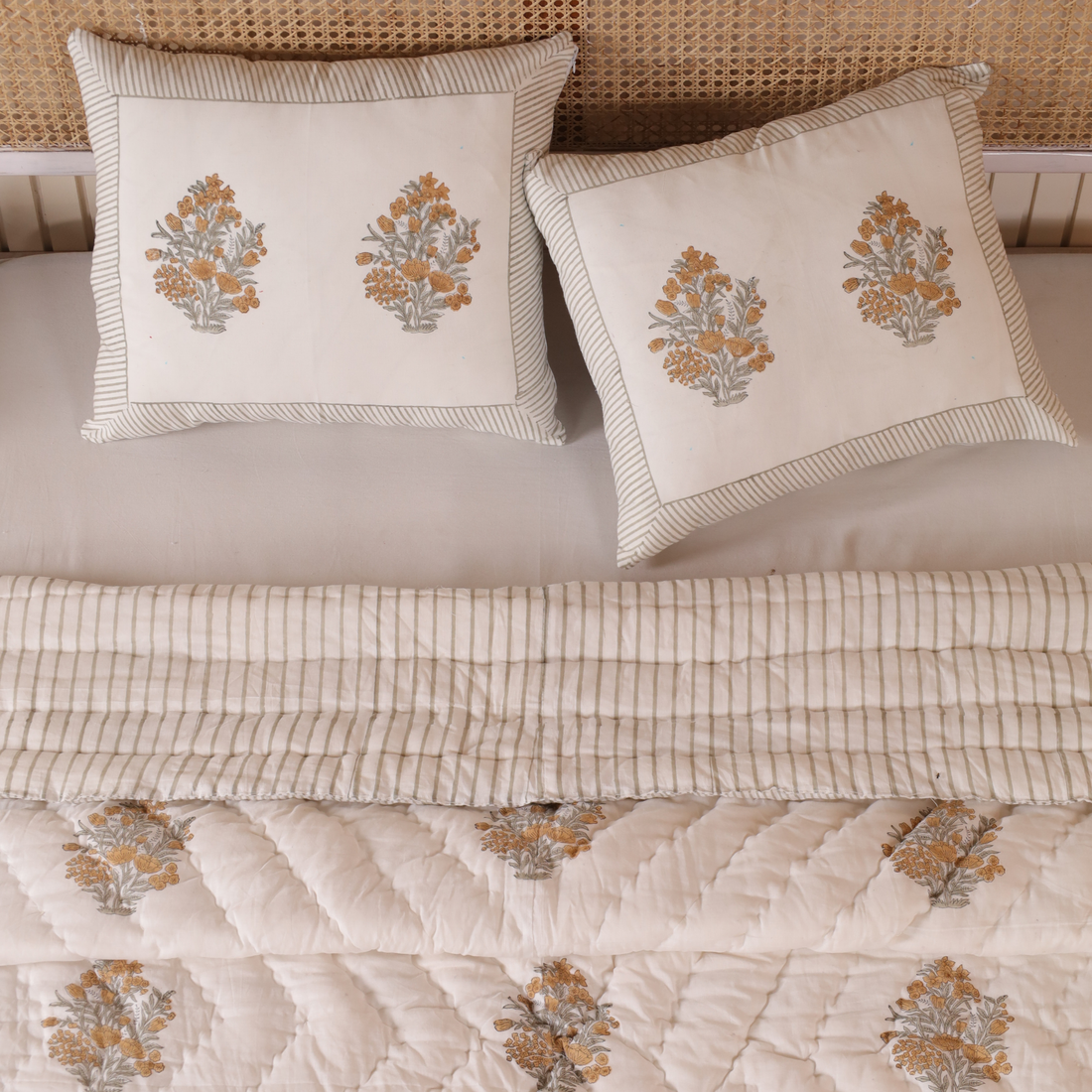 Juego de edredón Gargi