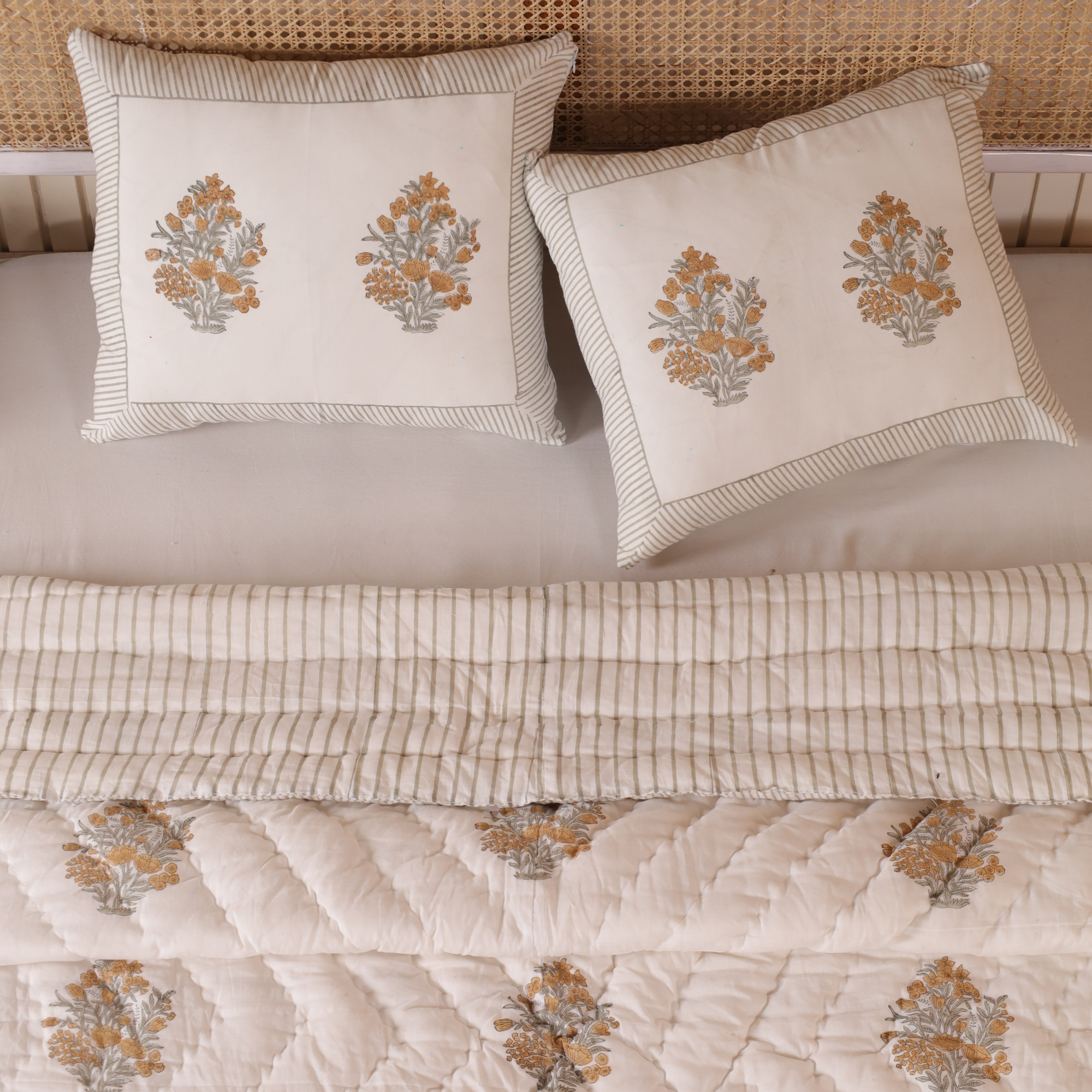 Gargi Quilt Set