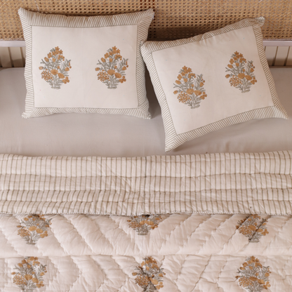Gargi Quilt Set