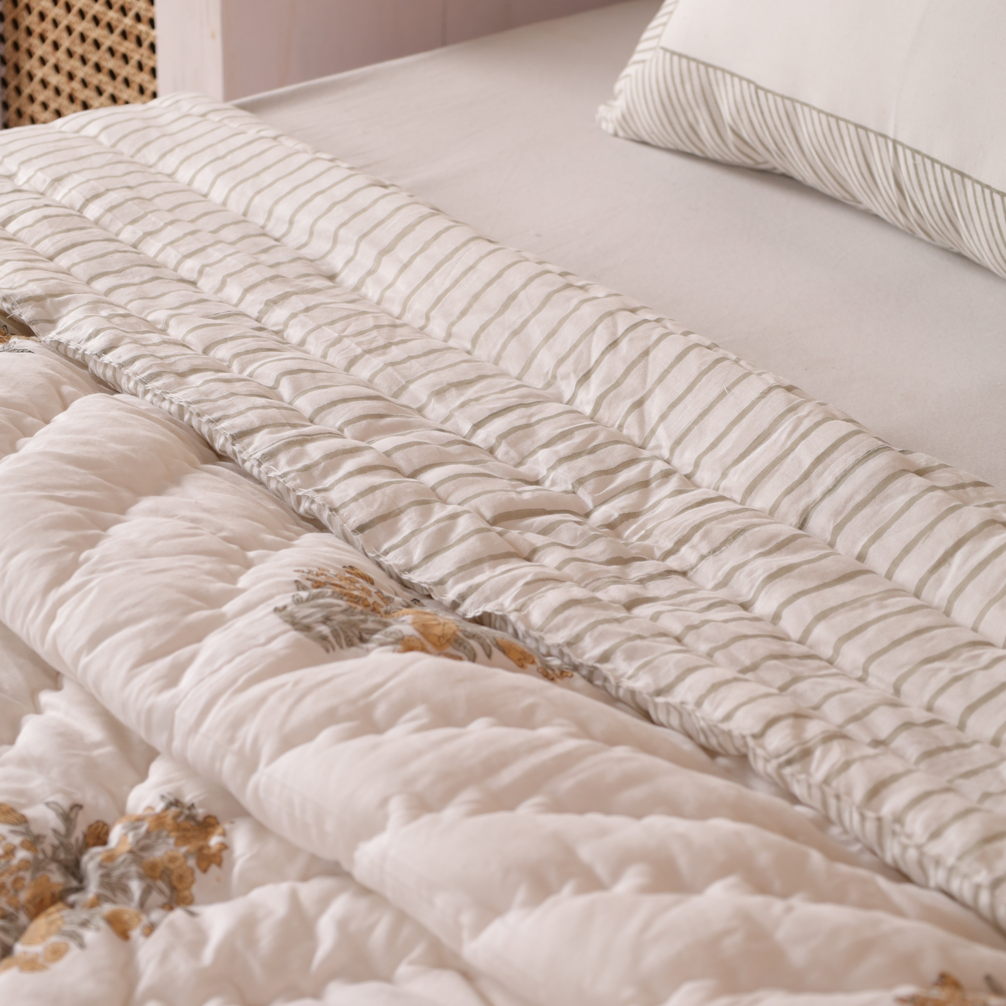 Gargi Quilt Set