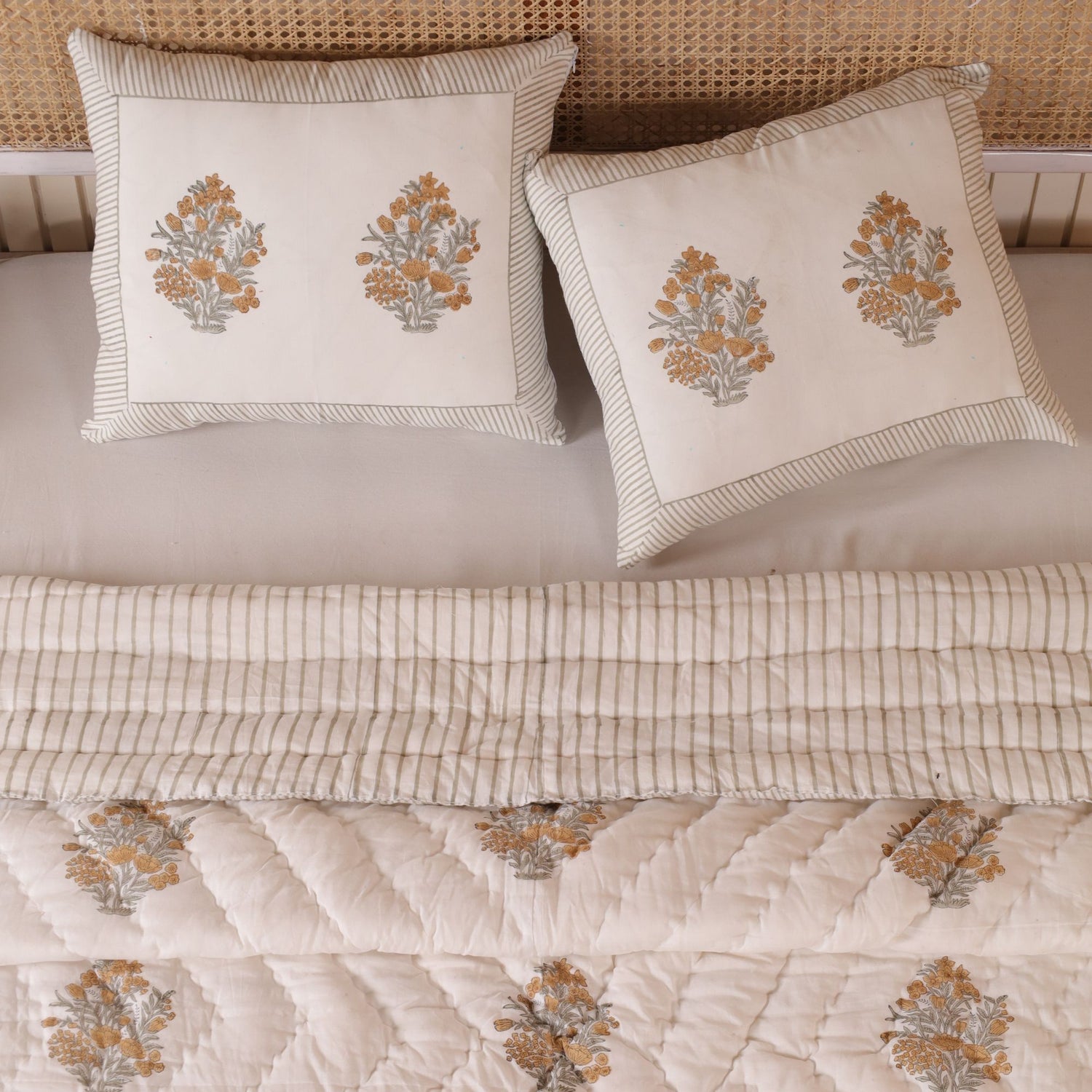 Gargi Quilt Set
