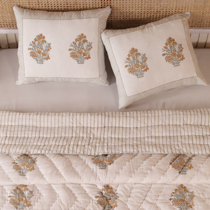 Gargi Quilt Set