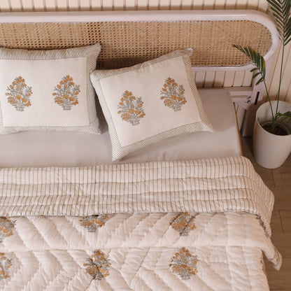Gargi Quilt Set