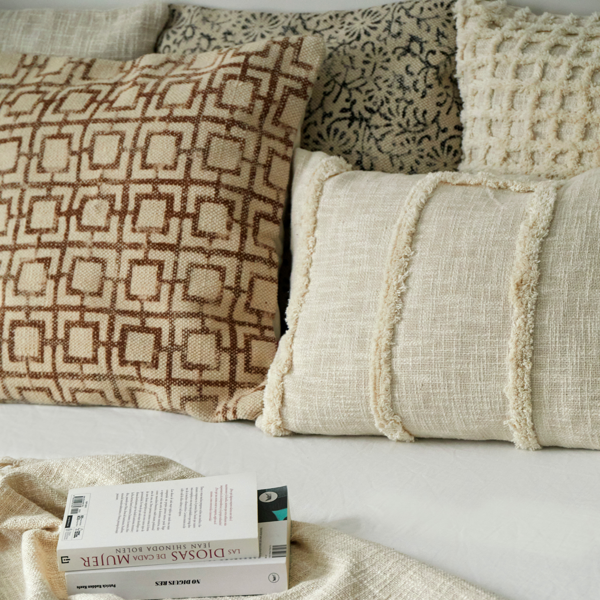 Savali Cushion Cover