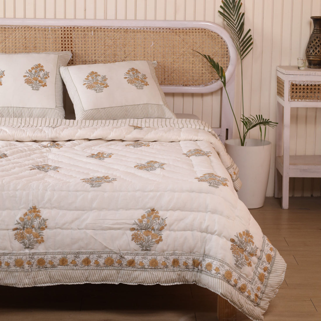 Gargi Quilt Set