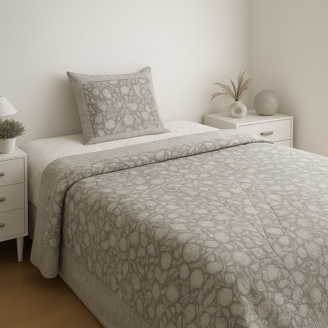 Apala Quilt Set