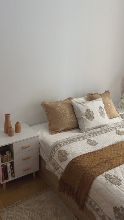 Gargi Quilt Set